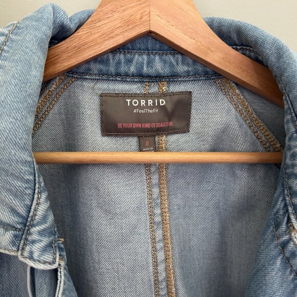 Torrid Cropped Denim Trench -Size 0 - 100% cotton - Soft & Drapey - Picture 2 of 8